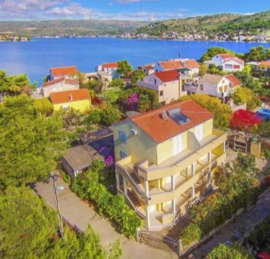 Apartments Petrovic Рогозница Екстериор снимка