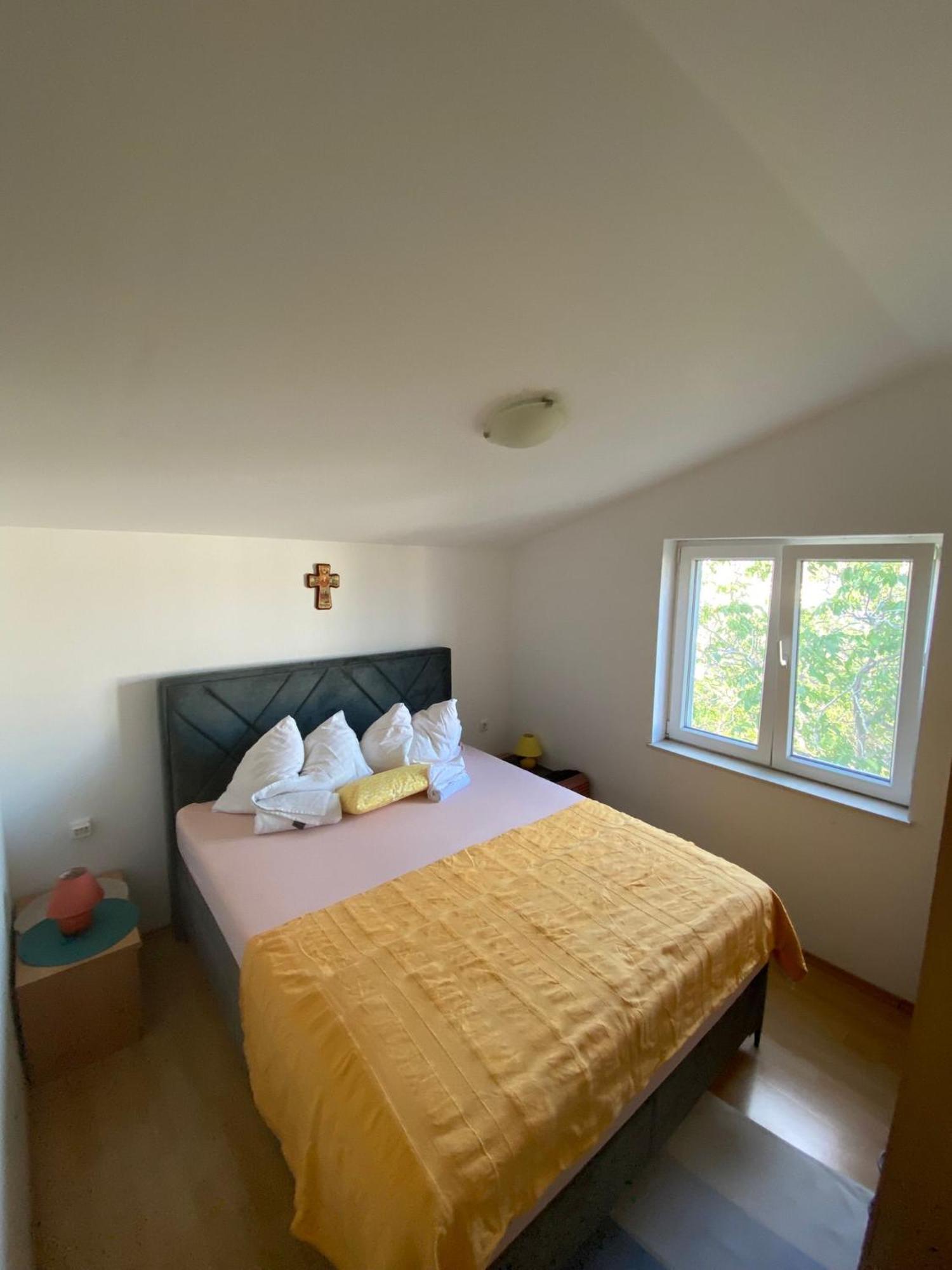 Apartments Petrovic Рогозница Стая снимка