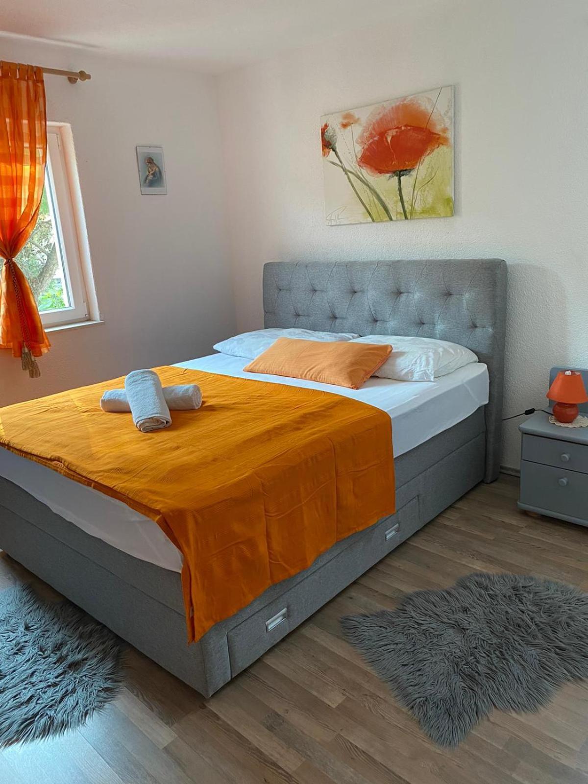 Apartments Petrovic Рогозница Екстериор снимка